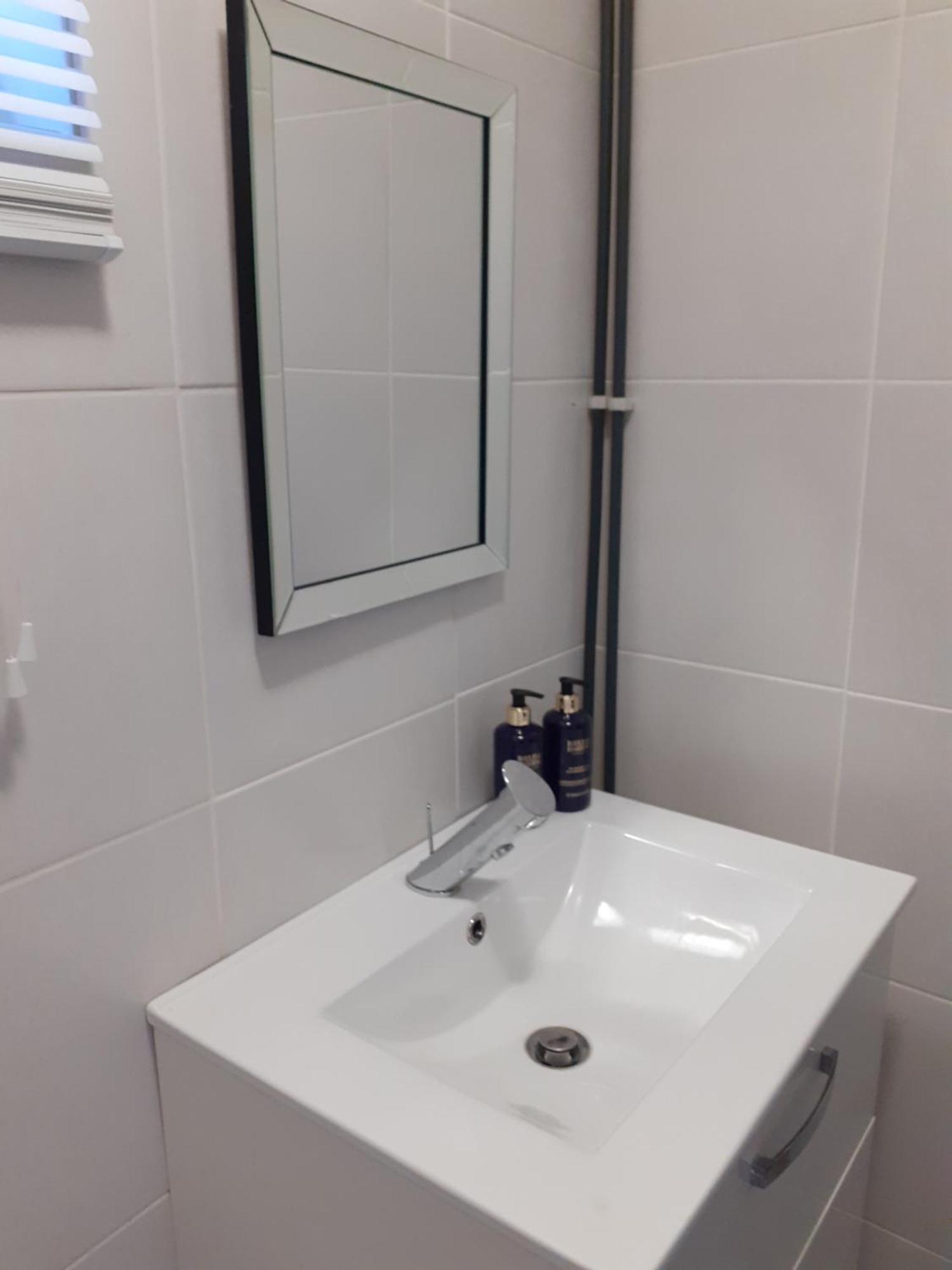 Wildberry Cottage Orgeres-la-Roche Экстерьер фото