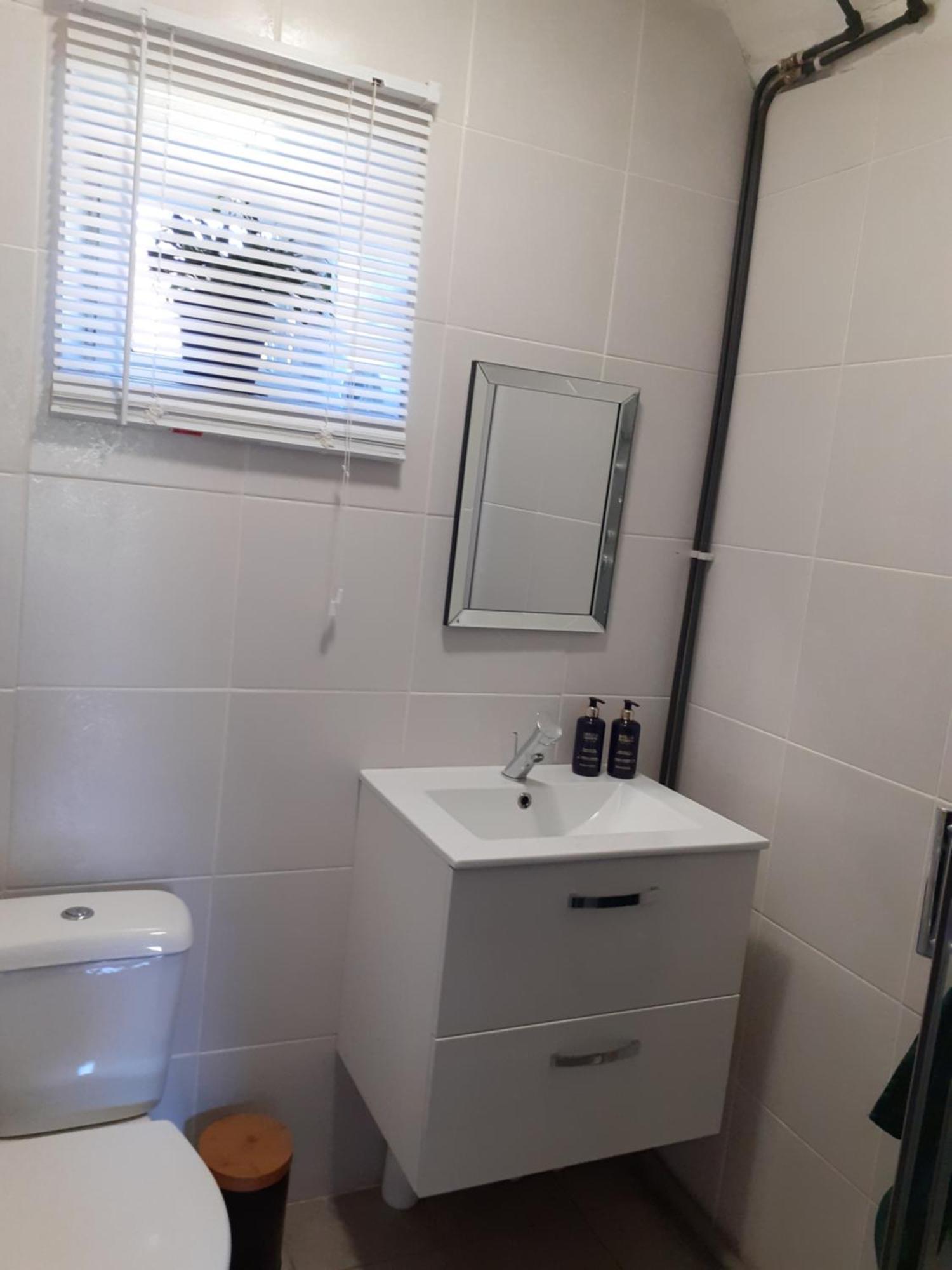 Wildberry Cottage Orgeres-la-Roche Экстерьер фото