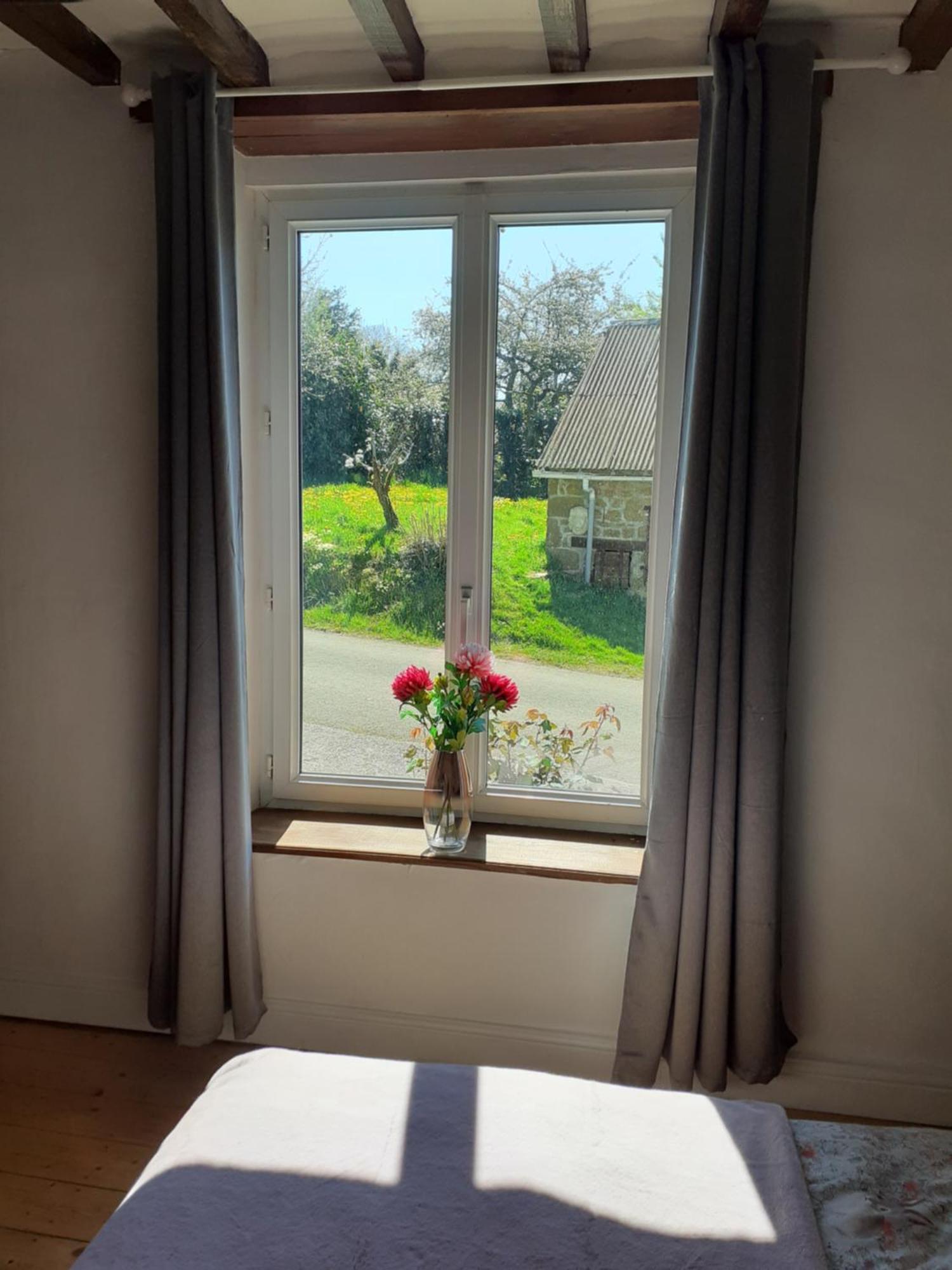 Wildberry Cottage Orgeres-la-Roche Экстерьер фото